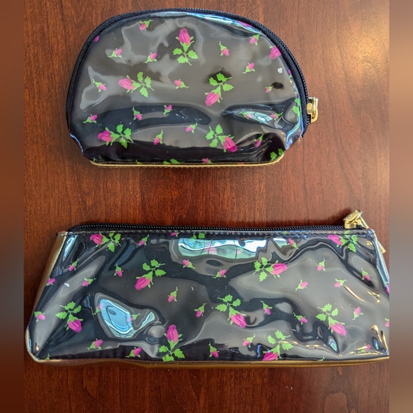 Betsey Johnson set of two cosmetic bags - Picture 4 of 10